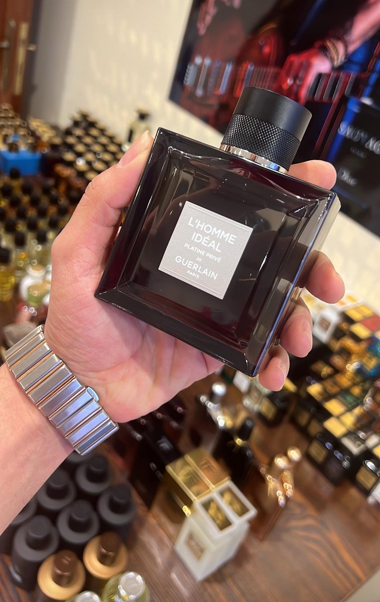 perfumerahgad's tweet photo. عطر مبتكر كلاسيكي أني�� للرجال من غيرلان صدر في عام 2023
افتتاحية العطر من الجريب فروت و البرغموت
قلب العطر من اللوز و النيرولي
قاعدة العطر من المسك و نجيل الهند
#صباح_الخـــــــير 
 #رابطة_عشاق_العطور https://t.co/ONrun1kuX9