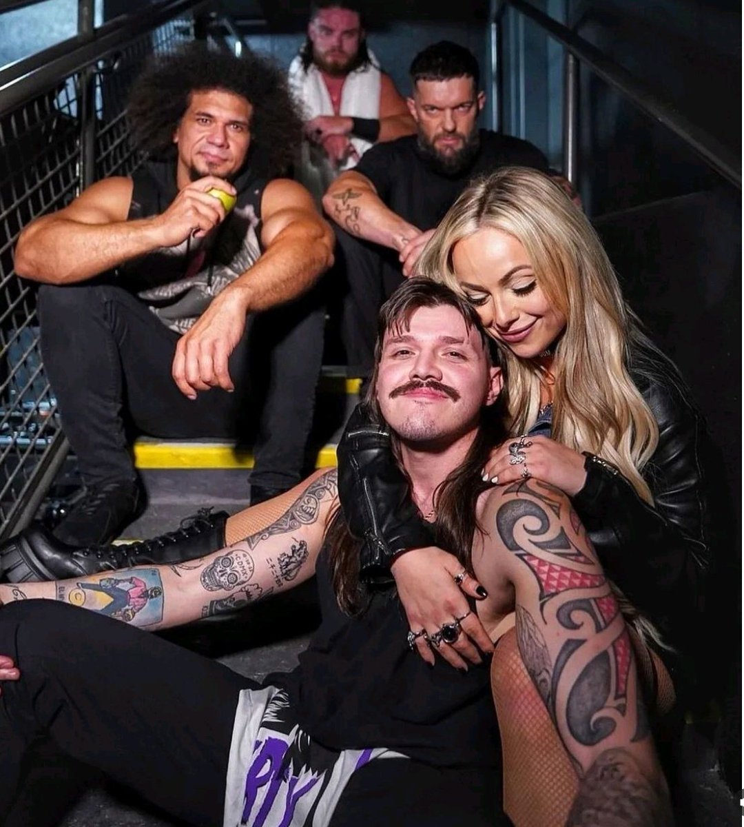 SiMrMercdesMone's tweet photo. #TheBrandNewJudgementDay💜💜💜💜💜💜💜💜💜💜💜💜#LivDom♥️😍♥️❤️😍♥️😍🥰😍♥️😍🥰😍♥️😍 #BestProWrestlingStorylineThisYear #LivVsRhea #LMRT #BigLivEnergy #WatchLiv #WatchHer #LivForever #LivLife #AllRise 💜💜💜💜😈😈😈😈😈😈😈💜💜💜😈😈😈😈😈 https://t.co/pr7HX1UGcO