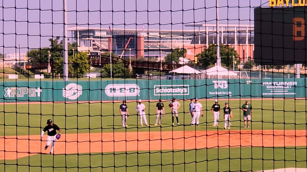Anderson Ligons (@andersonligons) on Twitter photo Had an amazing time at <a href="/BaylorBaseball/">Baylor Baseball</a> camp, thank you <a href="/MThompy25/">Mitch Thompson</a> <a href="/BaylorAthletics/">Baylor Athletics</a> for the opportunity. #Classof2027 <a href="/DarylDocReeves/">Daryl Reeves</a> <a href="/CRidgeBaseball/">Cedar Ridge Baseball</a> Had an amazing time at <a href="/BaylorBaseball/">Baylor Baseball</a> camp, thank you <a href="/MThompy25/">Mitch Thompson</a> <a href="/BaylorAthletics/">Baylor Athletics</a> for the opportunity. #Classof2027 <a href="/DarylDocReeves/">Daryl Reeves</a> <a href="/CRidgeBaseball/">Cedar Ridge Baseball</a>