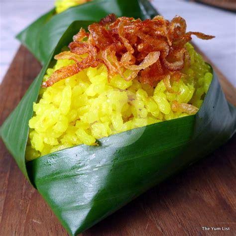 ᅠᅠ
Bunda hari ini jualannya nasi kuning.
ᅠᅠ