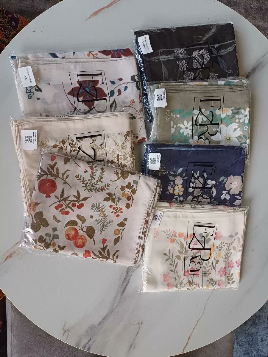 mekshopee's tweet photo. TUDUNG TERPALING 5 STAR DEKAT SHOPEE ‼️

Girls!Tudung sini lawa2 sgt lahhh..Dia punya design floral tu.. Masyaa Allah cantik nya..Material confirm best, anti kedut..awning terletak elok🥰

Order sini 👉🏻 https://t.co/780el24nql

Free Shipping at 12PM everyday👏🏻

credit buyer 📸 https://t.co/2oaRQ4yMZS
