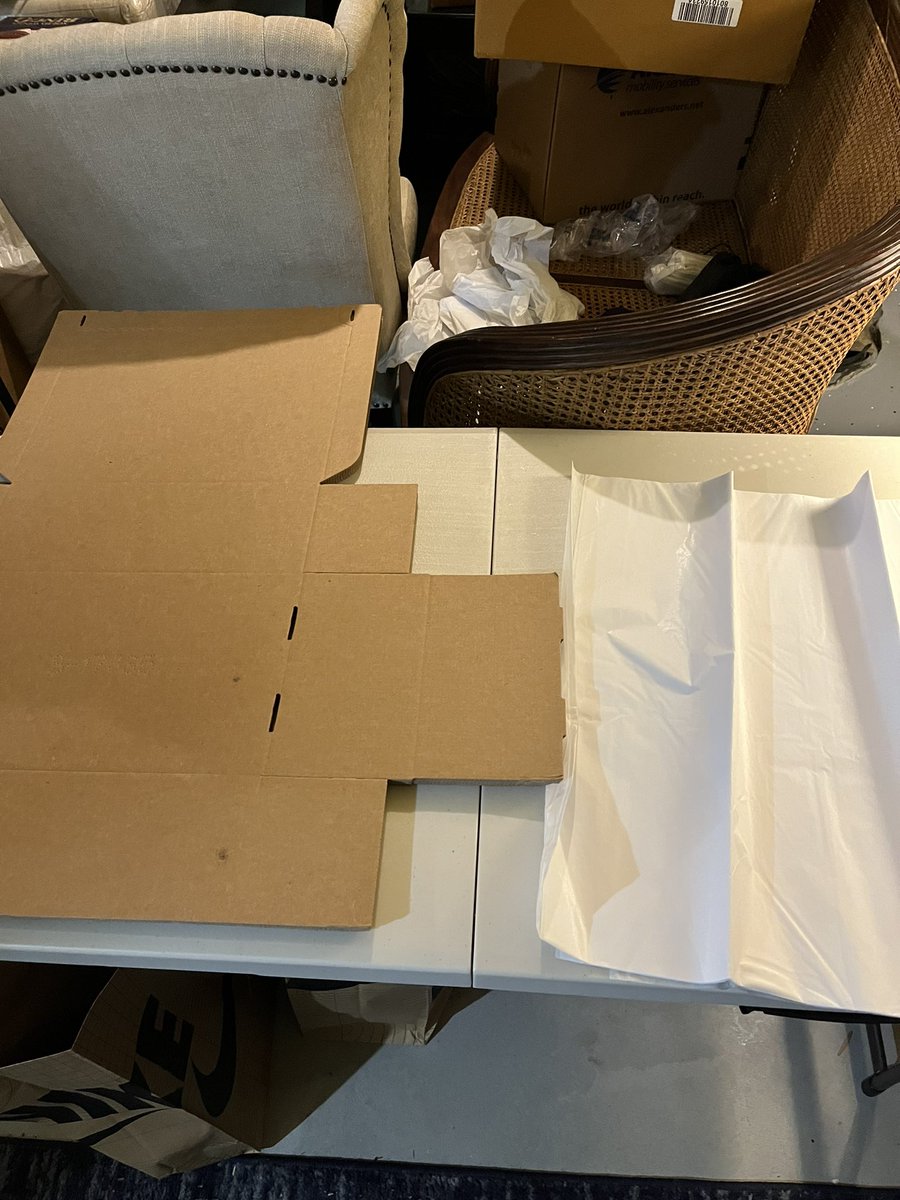 jimmyflipsfba's tweet photo. Some night action prepping for some FBA shipments tomorrow. Cycling inventory, let it sit for 1-2 weeks for FBM then out the door to Amazon warehouse. 📦🌛👷 https://t.co/5ZtHFaGcYe