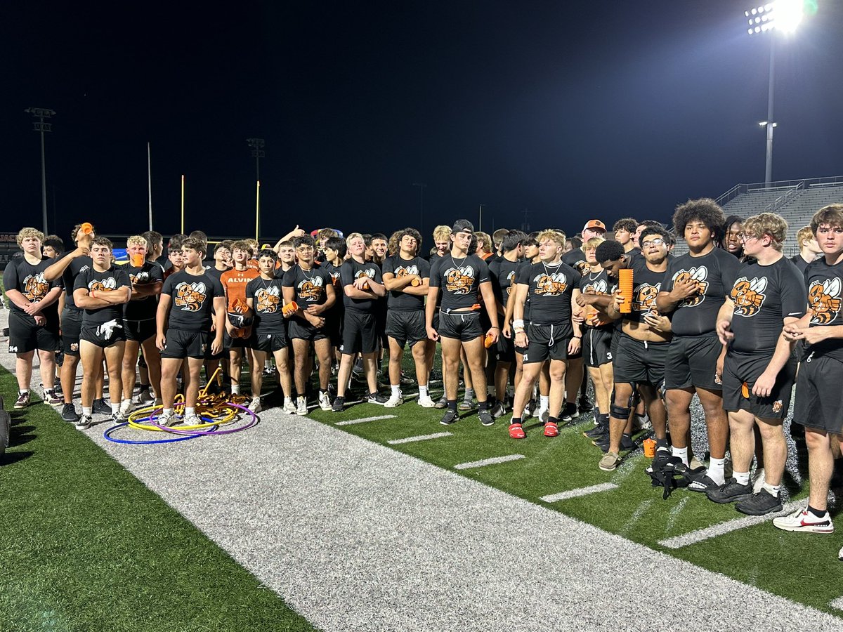 Dave Campbell's Texas Football โ TexasFootball.com (@dctf) on Twitter photo Squad up ๐คซ
Goodnight from <a href="/alvin_jacketfb/">Alvin Football</a> ๐ด
#txhsfb #dctf | <a href="/AlvinISD/">Alvin ISD</a> <a href="/DJJG11/">Coach James Gage</a> #DATE #JPND
๐ธ: Garrison Moritz Squad up ๐คซ
Goodnight from <a href="/alvin_jacketfb/">Alvin Football</a> ๐ด
#txhsfb #dctf | <a href="/AlvinISD/">Alvin ISD</a> <a href="/DJJG11/">Coach James Gage</a> #DATE #JPND
๐ธ: Garrison Moritz