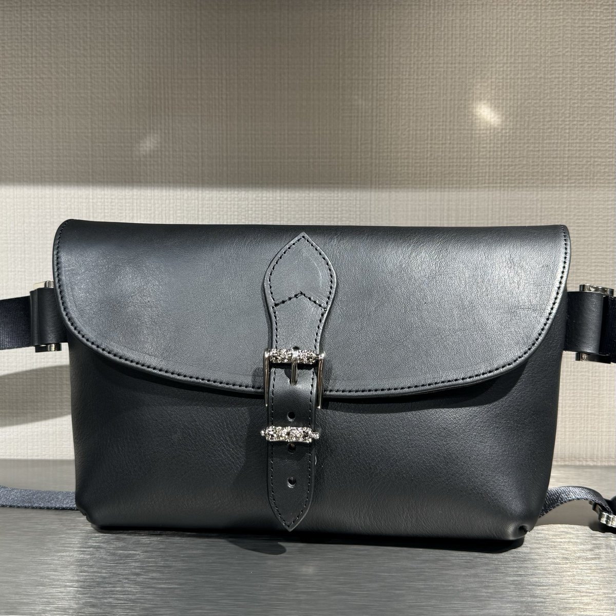 DEAL レザーボディバッグ ブラック DESIGN