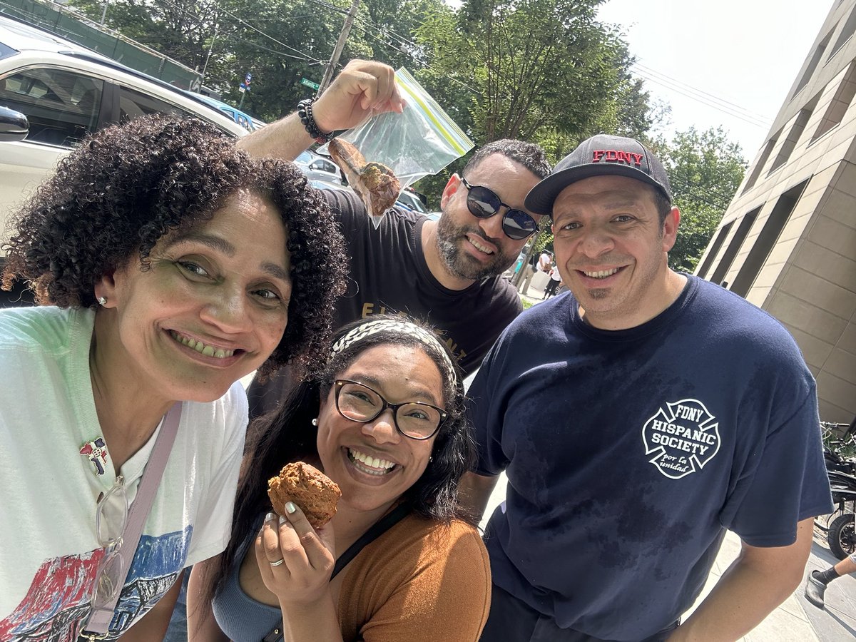 A great day of collaboration between <a href="/NatDDP/">National Dominican Day Parade</a> <a href="/GoyaFoods/">Goya Foods</a> <a href="/CHLDC/">Cypress Hills LDC</a> <a href="/BKBPReynoso/">Antonio Reynoso</a> that resulted in the provision of food to over 700 community members in the great Borough of Brooklyn 🇩🇴❤️ <a href="/FDNY/">FDNY</a> <a href="/hsfdny/">FDNYHispanic Society</a> <a href="/MichelleNeuge15/">Michelle Neugebauer</a> <a href="/Osalikioficial/">O.S.A.L.I.K.I</a> #DorianRojas #BernieRodriguez