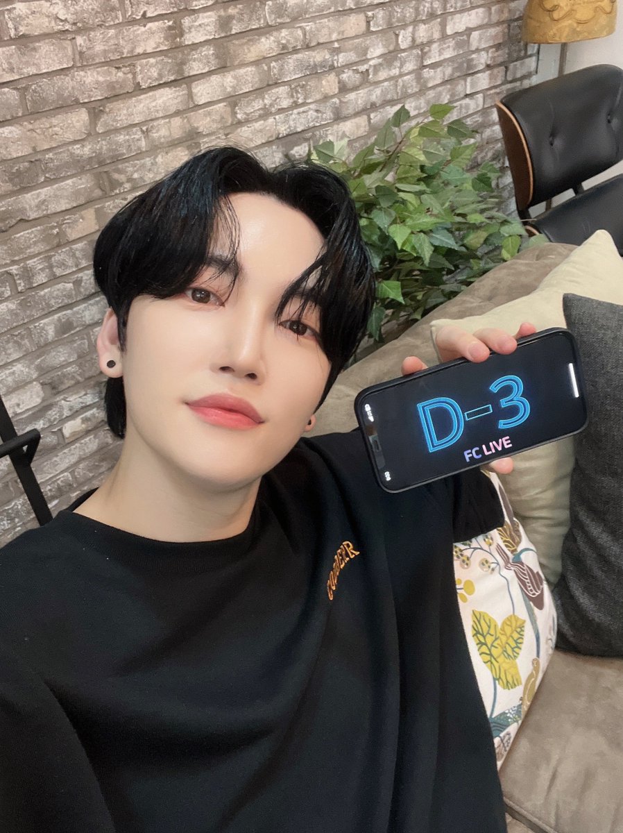 [📸]
2024 #NewAndB #LIVE IN #JAPAN

¨*•.*♬*･D-3*¨*•.*♬*･

歌もダンスもMCも‼️
何一つ不足のない #天才アイドル
#ニューアンド😉

📍#FCLIVE_TOKYO
📅8/16(金)-8/25(日)

#イベント 詳細
🎟bit.ly/3ydwRvo

#뉴앤비 #JHOON #ジェイフン #제이훈
#KPOP #韓国アイドル
#新宿 #新大久保