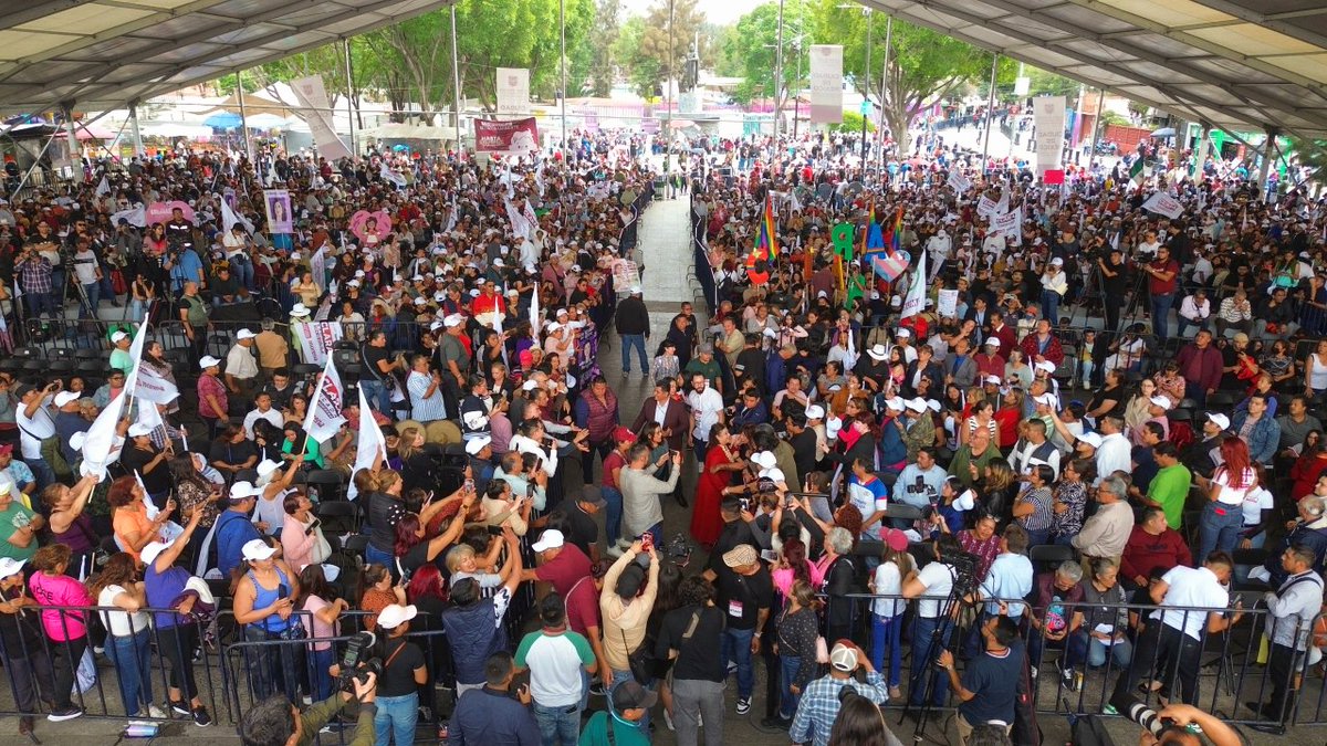 ClaraBrugadaM's tweet photo. En #Iztapalapa tuvimos una votación histórica y amor con amor se paga; vamos a gobernar la Ciudad de México con el corazón lleno de Iztapalapa, haciéndole justicia, porque la queremos más igual a la ciudad, con derechos plenos y mayor apoyo a los que menos tienen. Eso es combatir las desigualdades, y lo vamos a lograr trabajando en coordinación con la próxima alcaldesa @ALEIDAALAVEZ y nuestros diputados y diputadas federales y locales electos.

¡Te amo Iztapalapa, muchas gracias por su gran apoyo!

#ClaraJefaDeGobierno