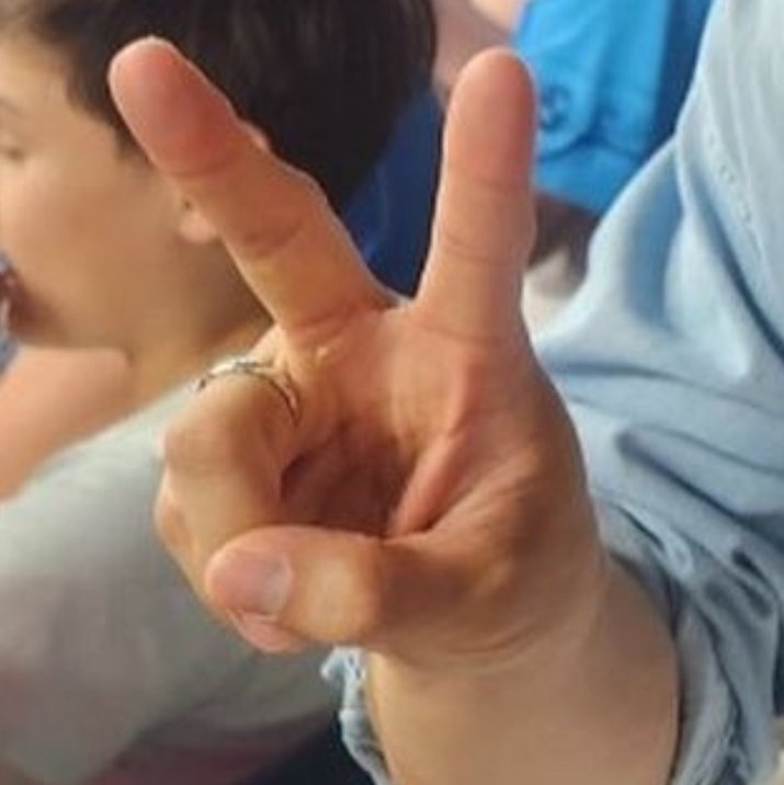 Leeanngyul's tweet photo. "ga ada yang lebih cinta sama SHINee selain membernya sendiri"

Minho pake SHINee's friendship ring, Jonghyun's ring, sama SHINee pins 🥹💎 https://t.co/0kR0qDwT2p