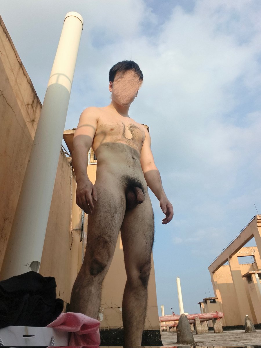 NStaceyann60720's tweet photo. 闻 r 吐舌头舔地板流口水翻白眼傻逼到没有知觉，身上裹满地面的脏东西和汗水口水打飞机 https://t.co/BF4PGrX1sj
