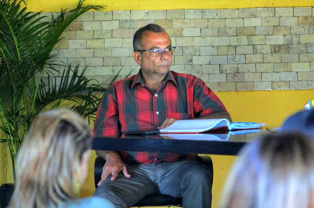 Este martes, se desarrolló una mesa de trabajo con el Gabinete de Gobierno Ampliado en el que participó la presidenta del Clebg Leg. Dayana Encinozo, la actividad fue presidida por el Gob José Vásquez, en el marco de seguir organizando y planificando el trabajo en el Estado.
