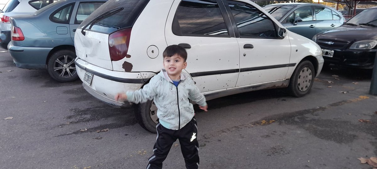 diegomen95's tweet photo. La hermosa expectativa... la cruda reaalidad... algun dia vamos a tener un auto amarilloo.. https://t.co/0BJhRRusmo