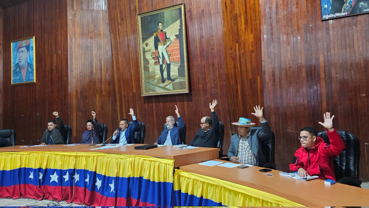 ClsemMonagas's tweet photo. Respaldo absoluto al presidente Nicolás Maduro, CNE, FANB y al pueblo en el Clsem
.
https://t.co/7fD4Mhyj17 https://t.co/uPZGfWcHVe