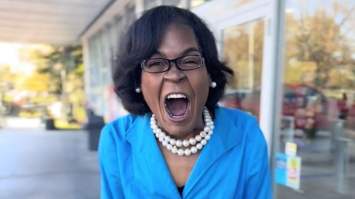 JustinHanley's tweet photo. @libsoftiktok "You have now been PROMOTED" ass voice. Just 🤮 https://t.co/buI981Ymro