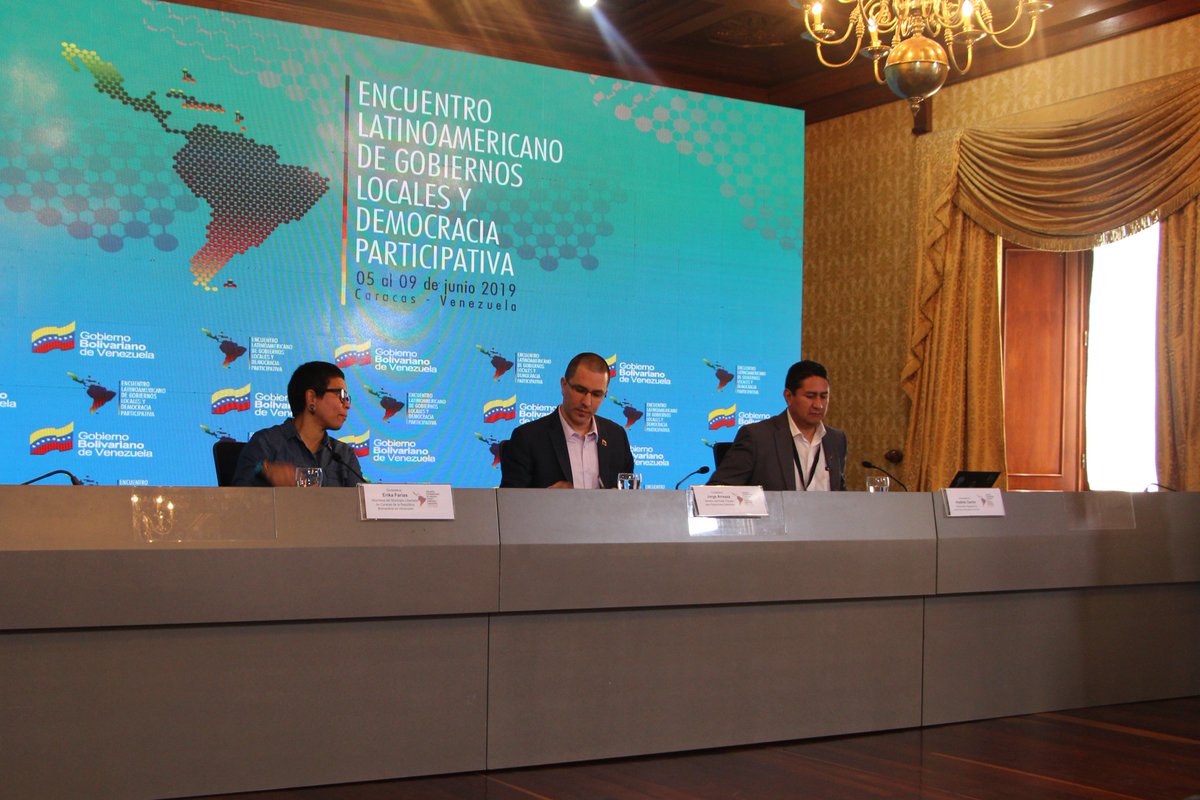 VLADIMIR_CERRON's tweet image. El imperio no sería tan fuerte de no contar con la complicidad de las oligarquías en cada país, es tan fuerte en dependencia del número de "felipillos" que existan. En el Perú la derecha y los caviares cumplen esa tarea. @ConElMazoDando