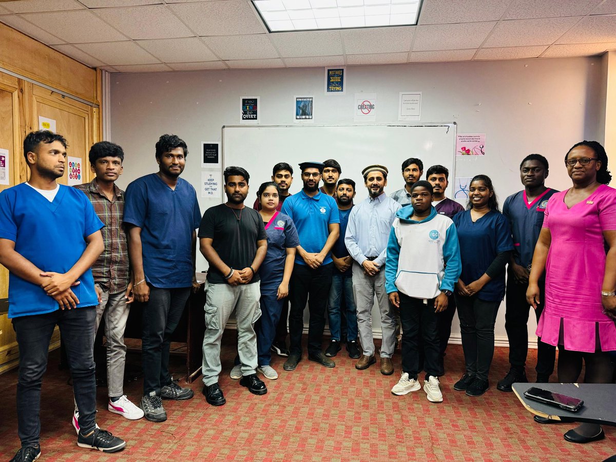 HFGuyana's tweet photo. Yesterday Chairman of HFG Maqsood Mansoor and Marketing Director Fahd R Peerzada visited Lincoln American University (LAU). Where Mr Fahd gave presentation on Humanity First Guyana and Humanity First Student organization (HFSO) at LAU

We are excited to start HFSO at LAU. https://t.co/VjSc2P6Ux2