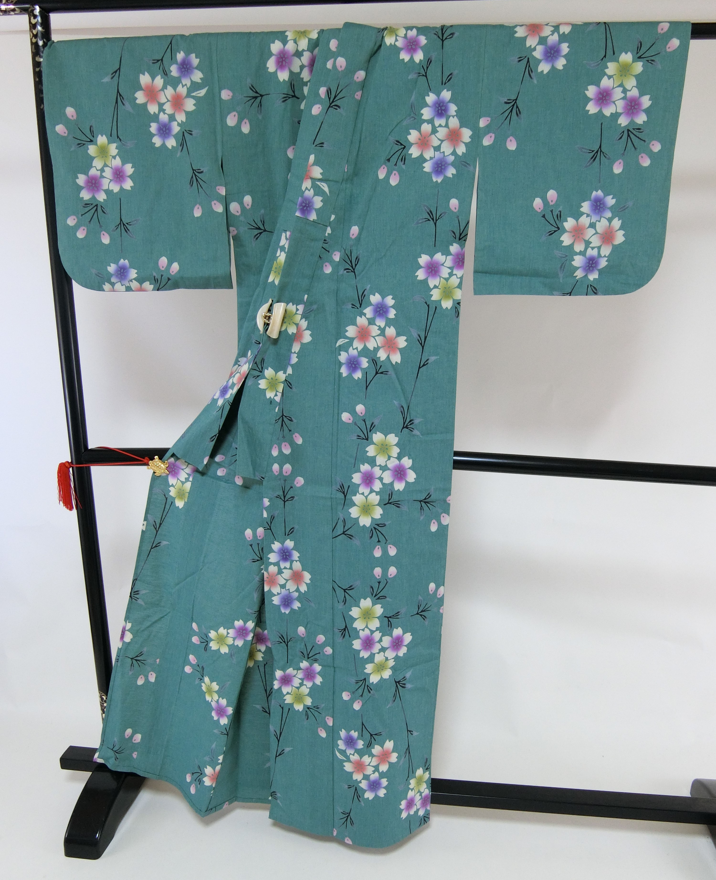 【Q3209】Ｓお仕立て上がり綿浴衣　グリーン、紺地に花柄　総絞り お仕立て上がり絞り浴衣単品 花しぼり「スターライト 紺×虹色