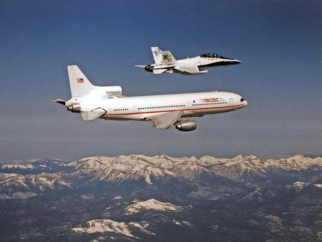 L1011TriStarJet's tweet photo. This was an experimental flight by Lockheed.  Staying Alive https://t.co/wBKflwqYgp