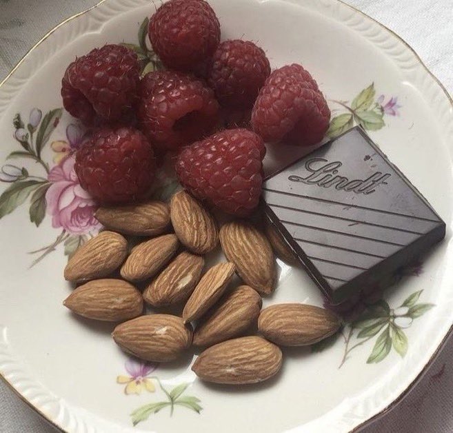 novaBACKUP69's tweet photo. EVEN MORE INTERACTION BAIT CUZ I LOVE AN OVERFLOWING INBOX!!

reply for a snack / mealspo based off your layout!! https://t.co/MpvbL98JRR