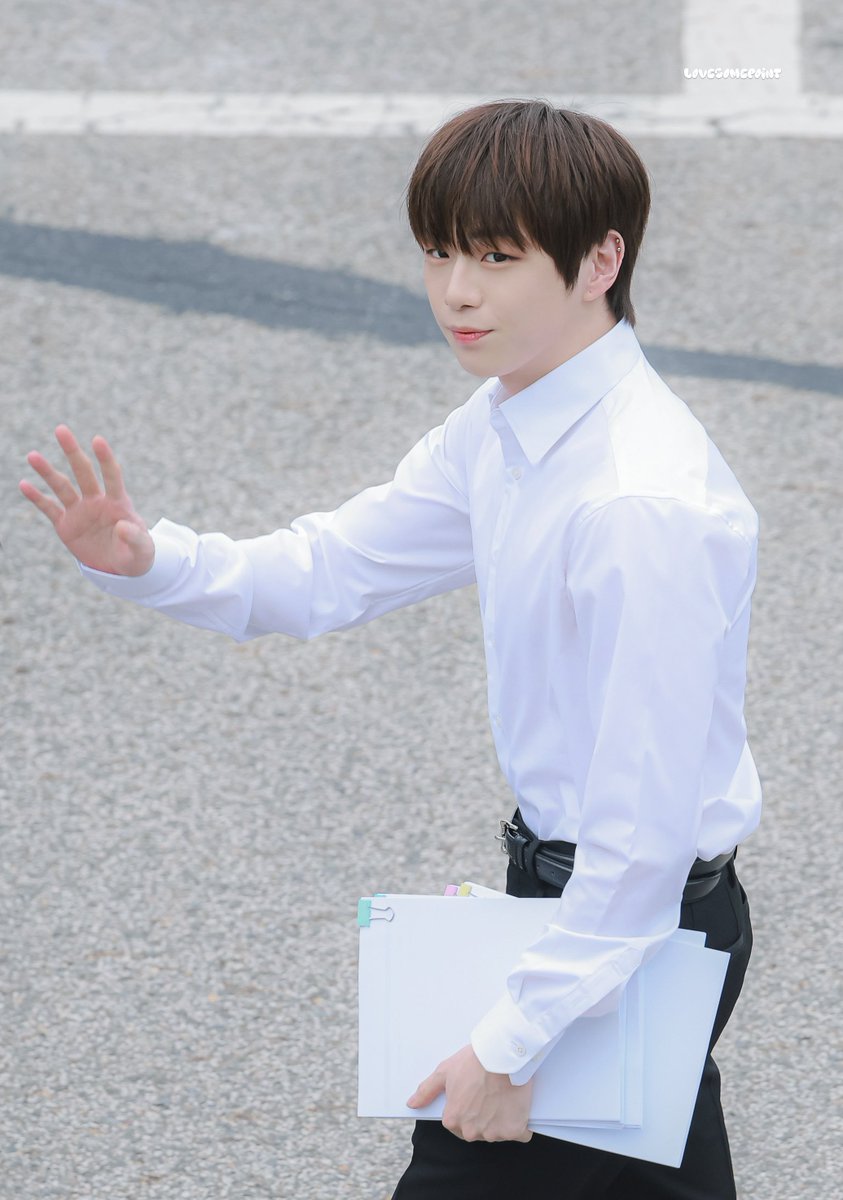 bluecity9696's tweet photo. 녤친시
#강다니엘
#다니티
#KANGDANIEL
#姜丹尼尔
#カンダニエル
#คังแดเนีย
@konnect_danielk
#coloronme
#뭐해
https://t.co/p5OIfzkTjI https://t.co/33r9DEMH8x