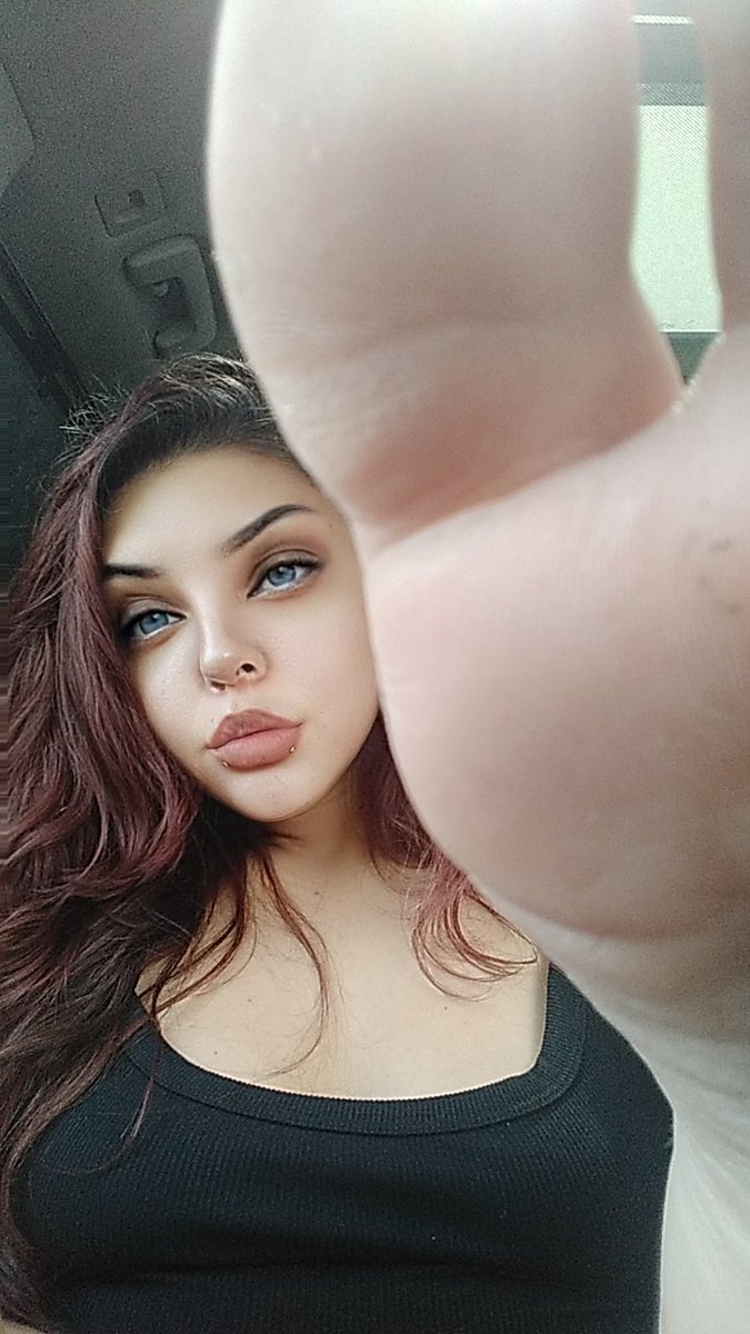 GoddessGigiMea's tweet photo. Lick my big toe foot boy!
π₯΅ππ
π¦
#FindommeFeetWorship #FinSubbies #DrainingWallets #HumanATM #CashPigs #PigglySlave https://t.co/CSYGi8Hovu