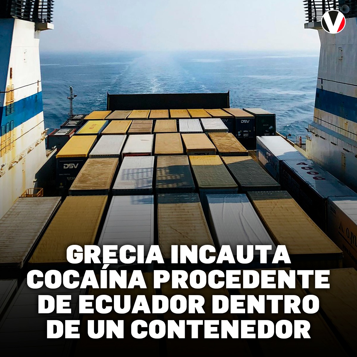 revistavistazo's tweet photo. Las autoridades griegas incautaron 35 kilos de cocaína, valorados en más de un millón de dólares, escondidos en un contenedor de plátanos cargado en un buque procedente de Ecuador. Conozca el caso ▶️ https://t.co/uLGd9klWGN https://t.co/cMxwhHDmNX