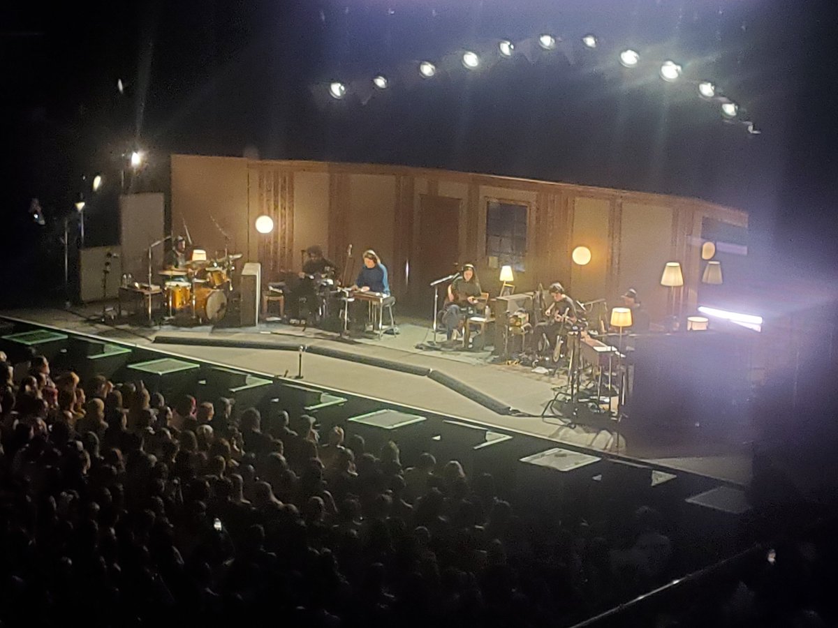 ryanpatrickh's tweet image. Saw Lizzy McAlpine at the Masonic in Detroit and holy shit we haven't heard such a flawless voice since we saw Sara Bareilles. Absolutely incredible. So lucky to have been able to see her.