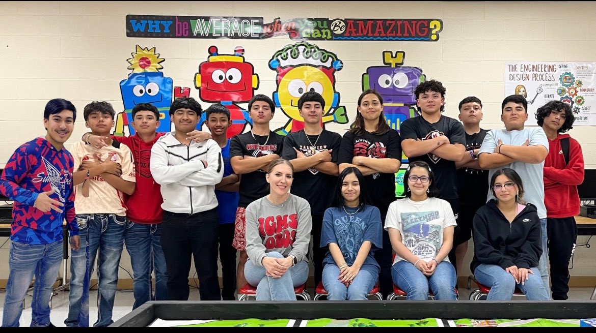 GicelaSalinas's tweet image. My job gives me life! I came home so exhausted from Meet the Teacher, but energized🧐 (teacher symptom)This year I celebrate my 25th year at La Joya ISD and I still get first day jitters every single school year. Here’s to many more to come! #TechApps