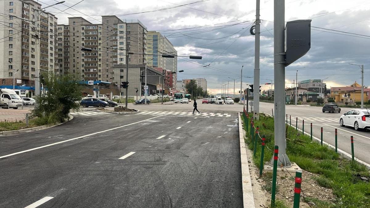 Баянгол дүүрэг, Ахуйн үйлчилгээний уулзвараас "Өргөө" кино театрын уулзвар хүртэлх авто замыг шинэчилж, хөдөлгөөнийг нээлээ. Хорооллын эцсийн дөрвөн замын уулзварыг ирэх долоо засна. 

Хувьсгалчдын буюу Тасганы овооноос Зурагтын эцэс хүртэлх 2 км авто замыг мөн ирэх долоо