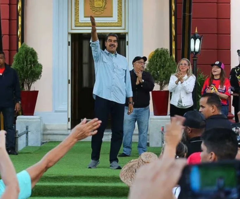Fundalanavial_'s tweet photo. #06Agosto II El presidente de Venezuela, @NicolasMaduro, este martes lideró la Gran Marcha de los Abuelos y Abuelas en caracas, donde las personas de la tercera edad mostraron su respaldo ante la victoria del 28 de julio.

@GRaulparedes
#LoQueDigaNicolas
#VivaElAmorPorLosAbuelos https://t.co/mpTcAWWuiY