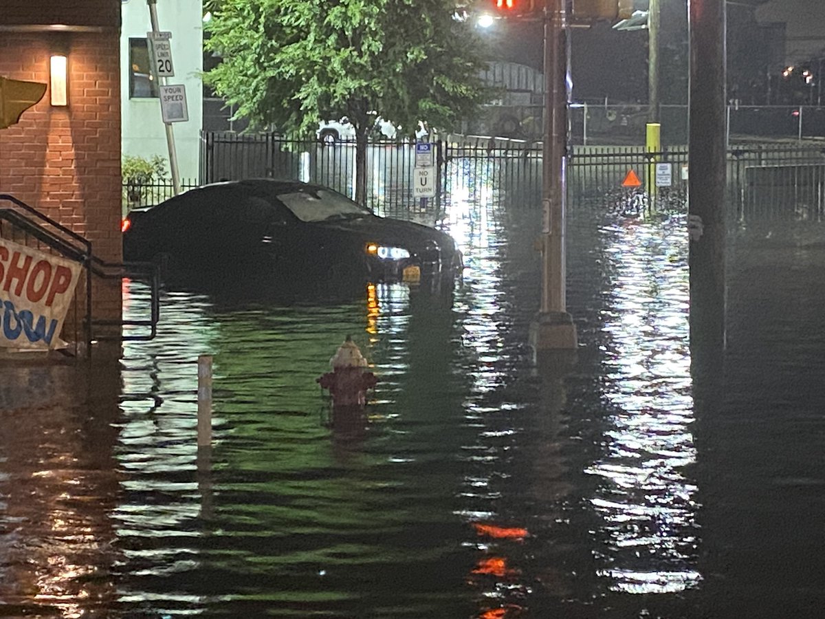 alumpsu's tweet photo. Familiar scene - 11:15pm 1st and Marshall/Paterson #hoboken #flooding #swhoboken https://t.co/Z7K1RxtIpn
