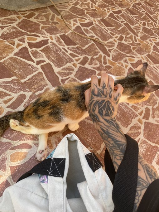 I live by the principle of give-receive.  The Universe is abundant to me and gives me the freedom to<a href="/tag/footfetish"class="tags"><span>#footfetish</span></a><a href="/tag/feet"class="tags"><span>#feet</span></a><a href="/tag/feetpic"class="tags"><span>#feetpic</span></a><a href="/tag/dominafeet"class="tags"><span>#dominafeet</span></a>