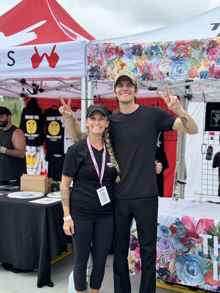 MargoPolo23's tweet photo. Cheesin too hard for @TheFifthJohn &amp; @themaine for #sadsummerfest 🥳🤣 #whoknewhewassotall https://t.co/425BGI9Iu0