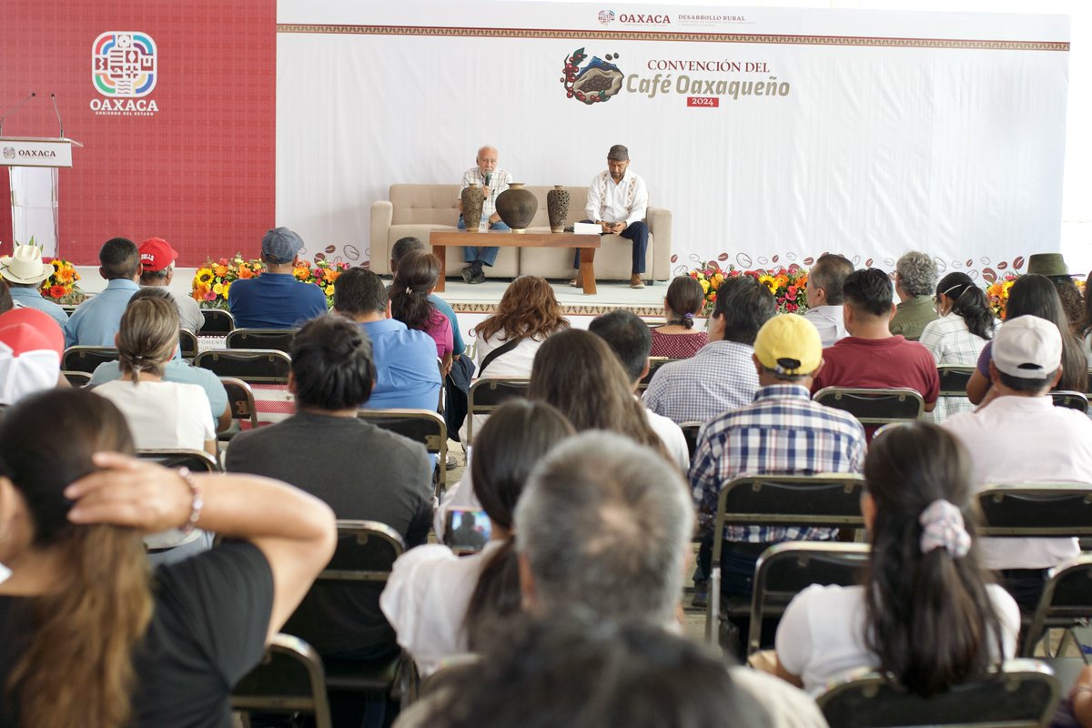 En la Convención del Café Oaxaqueño encontrarás ponencias como "Finca Sinai, un largo camino cultivando café de especialidad en #Oaxaca", en donde el productor Diego Manuel Woolrich Ramírez, expuso como van 4 generaciones de caficultores produciendo en este lugar.