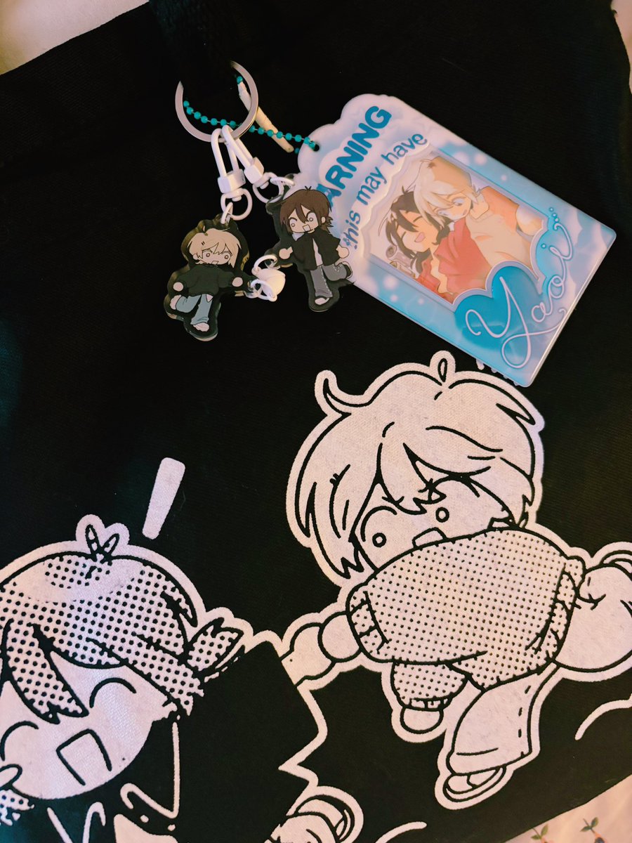 「THE LITTLE CHARMS CAME IM SCREAMINGGGGGG」|julieggのイラスト