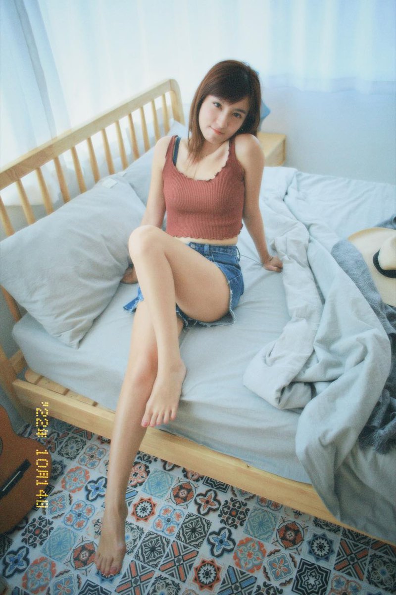 HongKong_Gar's tweet photo. 陳嘉倩美腿黑絲就見得多
腳趾佢就比較少show
#陳嘉倩 #嘉倩 #KaSin #kasin520
#主播 #TVB前主播 #前TVB主播
#港女 #香港 #女神 #美女 #流量密碼
#美腿 #腳交 #腳控 #長腿 #白滑美腿 #腿控 #肉腿
#美趾 #腳趾 #趾控 #美甲
#視姦 #打飛機 #J圖 #射屏 https://t.co/5UliOFL88i