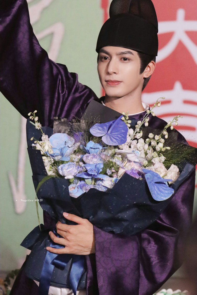 WeilongThailand's tweet photo. ซีรีส์เรื่อง #韶华若锦 ปิดกล้องเรียบร้อยแล้วค่ะ ระยะเวลาถ่ายทำทั้งหมด 95 วันค่ะ นักแสดงและทีมงานทุกคนที่ทำงานหนักกันมาก ขอให้ซีรีส์ปัง ๆ แมส ๆ ทั่วโลกเลย พวกเราจะรอชมผลงานเรื่องนี้นะคะ☺️

©️Negative·0325

#SongWeilong #宋威龙 #ซ่งเวยหลง https://t.co/T0tCs1MsKb