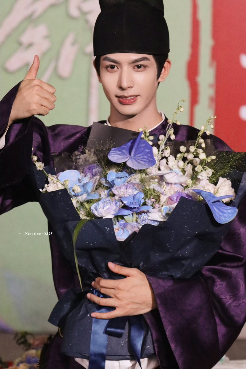 WeilongThailand's tweet photo. ซีรีส์เรื่อง #韶华若锦 ปิดกล้องเรียบร้อยแล้วค่ะ ระยะเวลาถ่ายทำทั้งหมด 95 วันค่ะ นักแสดงและทีมงานทุกคนที่ทำงานหนักกันมาก ขอให้ซีรีส์ปัง ๆ แมส ๆ ทั่วโลกเลย พวกเราจะรอชมผลงานเรื่องนี้นะคะ☺️

©️Negative·0325

#SongWeilong #宋威龙 #ซ่งเวยหลง https://t.co/T0tCs1MsKb