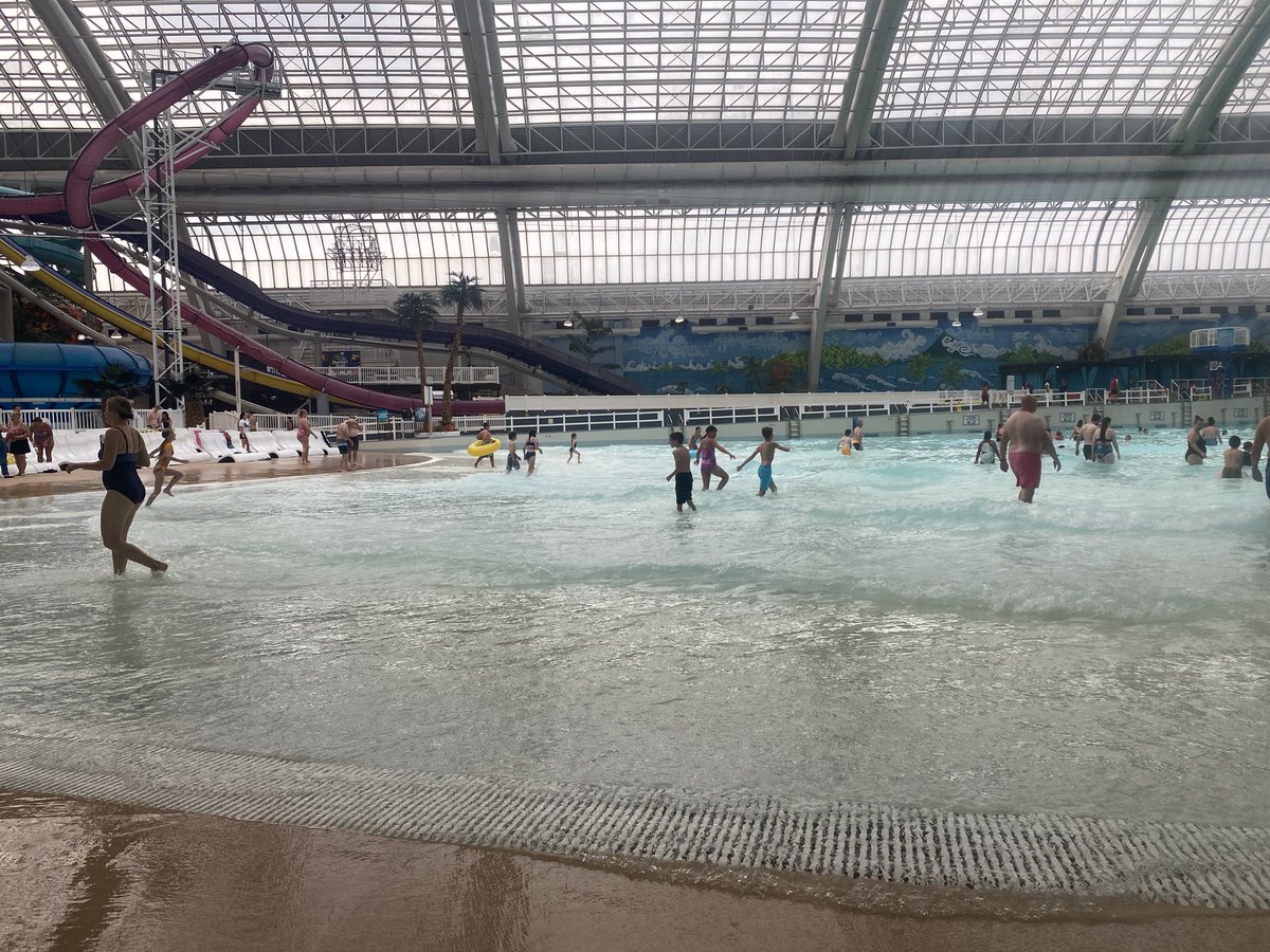 bjizzle56's tweet photo. 6hrs at water park was a blast for everyone and more shopping... #familytrip #BackToSchoolShopping #Edmonton #Alberta #WestEdmontonMall @johnson_rpawliw https://t.co/Ydmc1VktA2