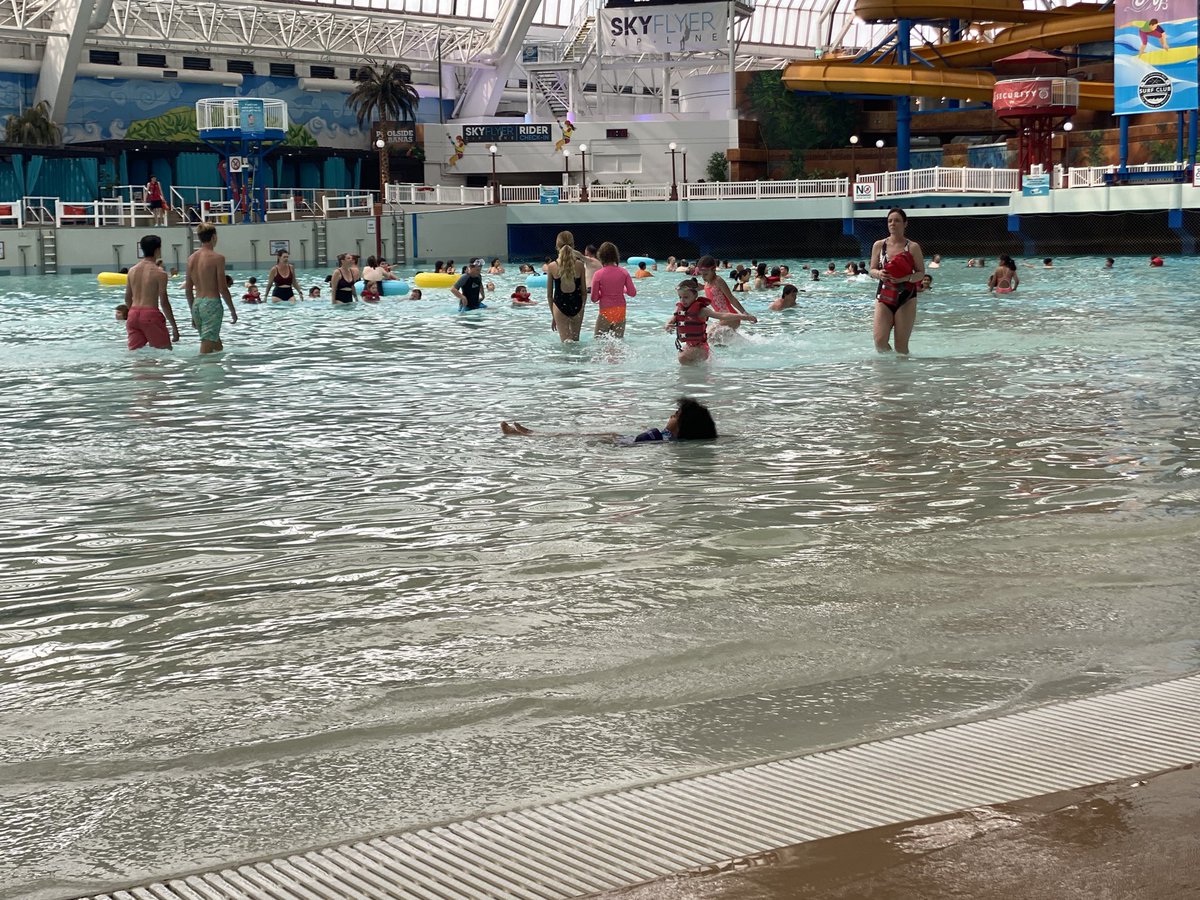 bjizzle56's tweet photo. 6hrs at water park was a blast for everyone and more shopping... #familytrip #BackToSchoolShopping #Edmonton #Alberta #WestEdmontonMall @johnson_rpawliw https://t.co/Ydmc1VktA2