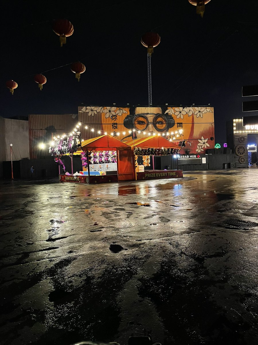 SunTop_3's tweet image. بينما كل المدن تحترق #جده_الان