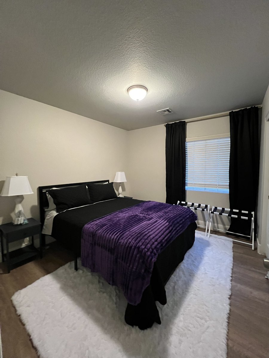 Short Term Room Rental at the <a href="/SluttyPoolHouse/">Slutty Pool House</a> ! Film and stay here on your next Vegas trip ☺️ 
*established INDUSTRY Professionals ONLY
**stay up to 2 weeks
Contact <a href="/brina_scarlett/">Brina Scarlett</a> or <a href="/JadynnStone/">Jadynn Stone✨</a>