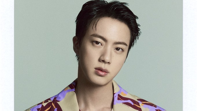 pjmIesviu's tweet image. — FOTOS DE JIN COMO EL NUEVO EMBAJADOR DE GUCCI 😭🔥

GUCCI BRAND AMBASSADOR JIN
JIN X GUCCI 
#JINxGUCCI