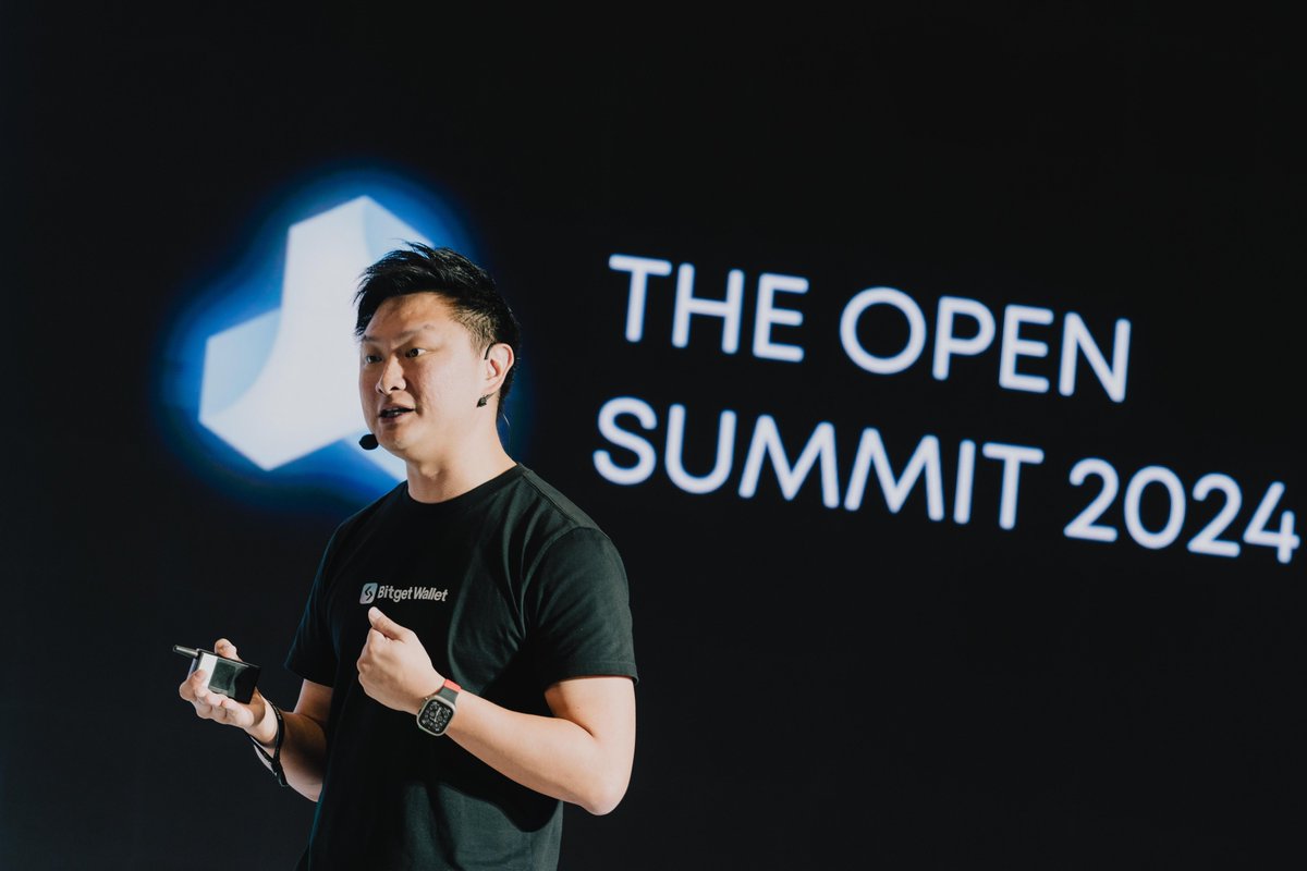 BitgetWallet's tweet image. Anyone here a fan of @alvin_kan? Because we are 🩵

Alvin spoke about #BitgetWallet and key feautures like our Bitget Onchain Layer during his keynote at #TheOpenSummit 👀

Drop by our booth and say &quot;GM&quot; 🔥

#EventwithBitget #ABS2024 #TOS @bitgetglobal @bitgettw