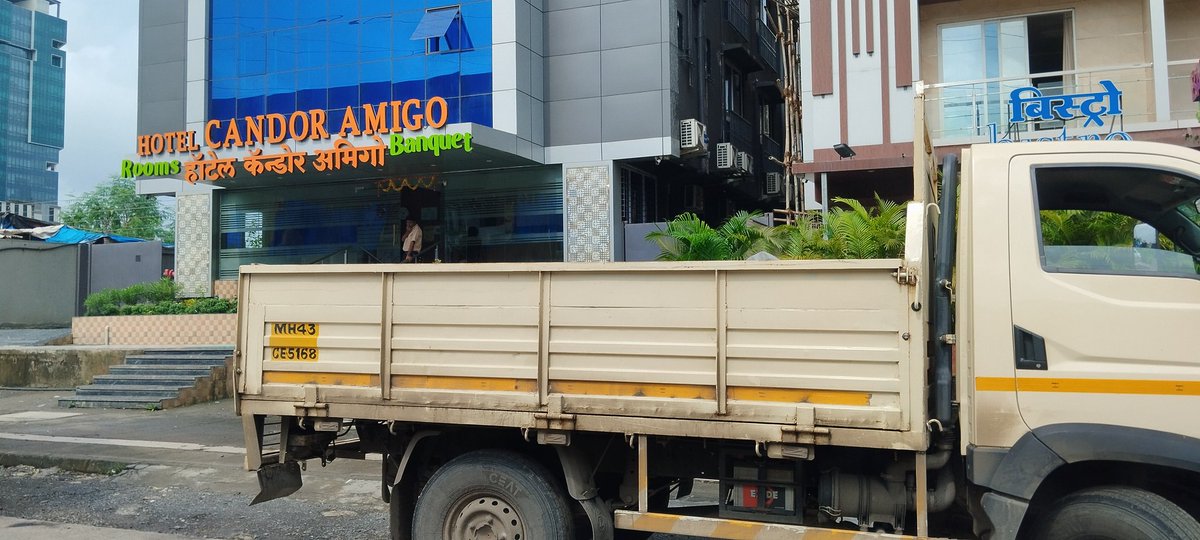 drohit1's tweet photo. @Navimumpolice pls fine for wrong parking and blocking traffic and road, 
Central road, dighe gaon https://t.co/VcnL67e9jl