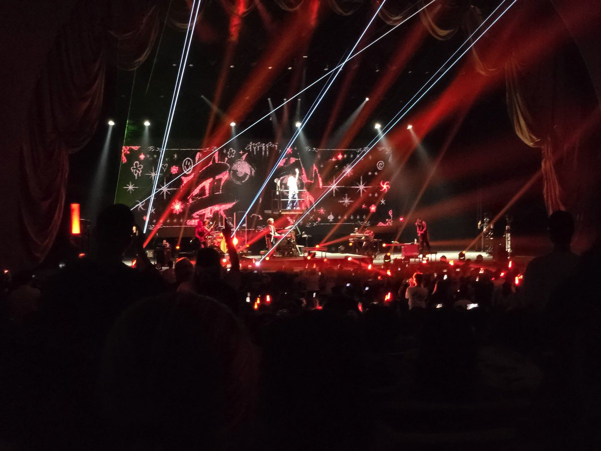 ZhouJasn's tweet photo. Super happy to attend @YOASOBI_staff's first New York Concert at Radio City!! https://t.co/DXfjJ4eEeo