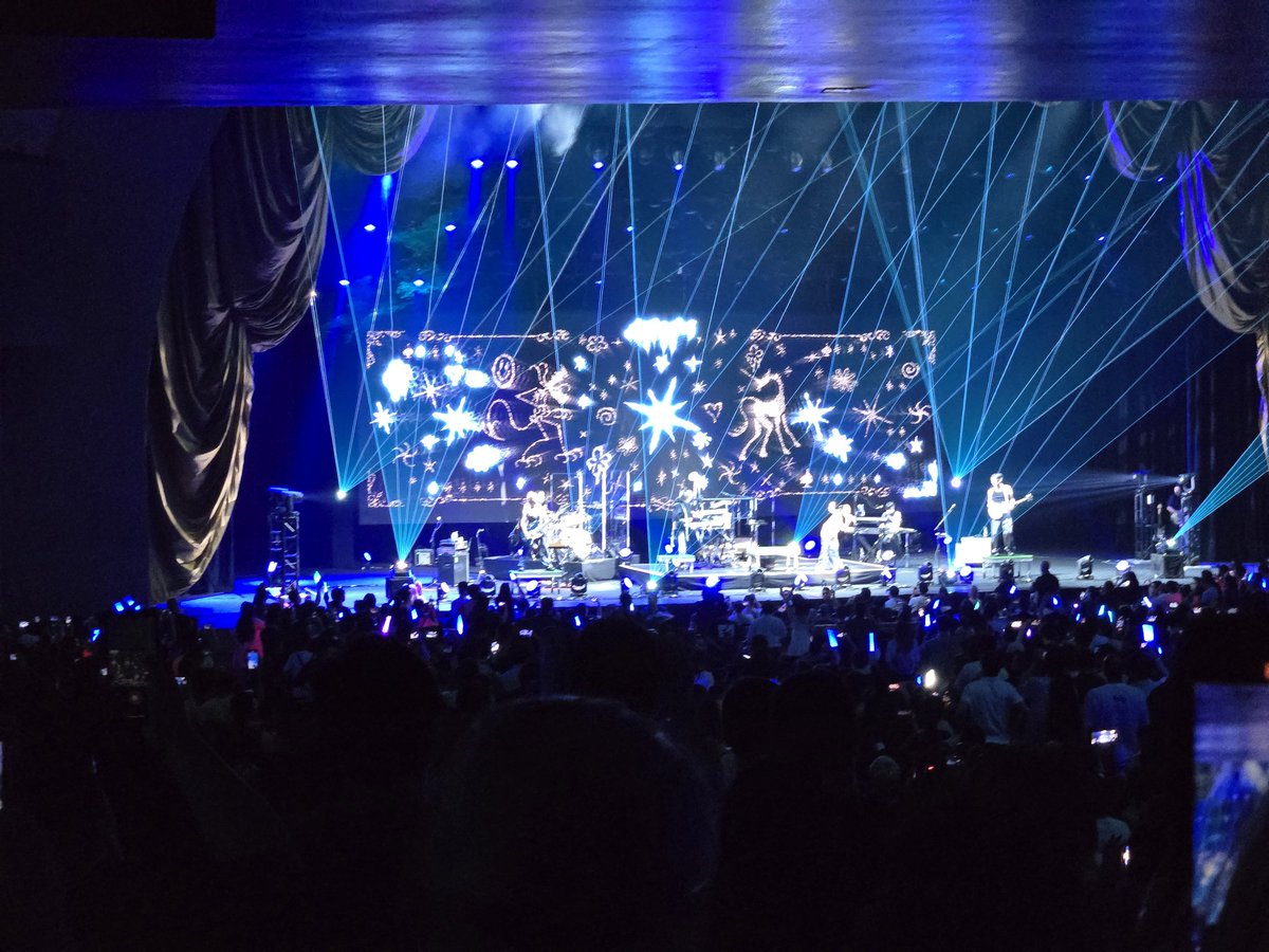 ZhouJasn's tweet photo. Super happy to attend @YOASOBI_staff's first New York Concert at Radio City!! https://t.co/DXfjJ4eEeo