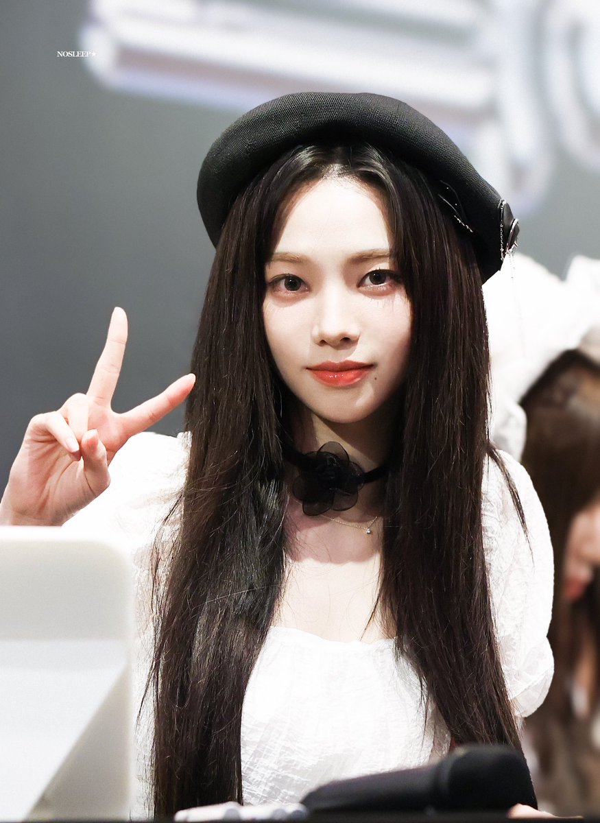Nosleep_411's tweet photo. 240805 Hong Kong Fansign

#Karina #카리나 #에스파 
#aespa #柳智敏 #カリナ https://t.co/6yT9s0Q9WU