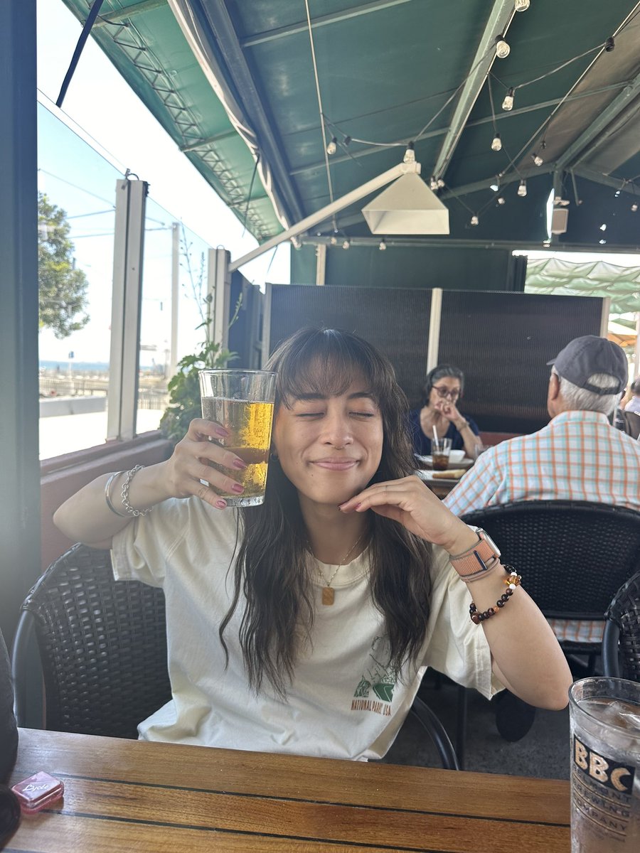#ESA2024 poster session done
I had such a fun time tagging along my colleague <a href="/SamRPJRoss/">Dr Sam Ross</a> and networking! 
I even met a Darlingtonia senpai who’s worked on it previously!!

Cant forget all the beers I’ve been enjoying, too. 🥰