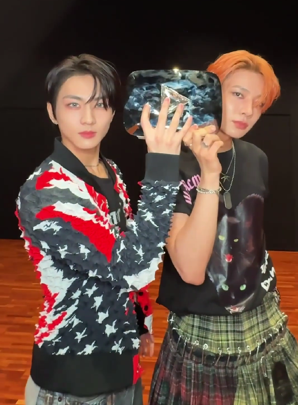 Heeseungs_eomma's tweet photo. YOUTUBE [SHORTS] 24.08.07

We got 10M✨💎 #YouTubeDiamondPlayButton #ENHYPEN
@YouTube

#HEESEUNG cut

@ENHYPEN_members
@ENHYPEN #엔하이픈
https://t.co/k2JYbZtKHW