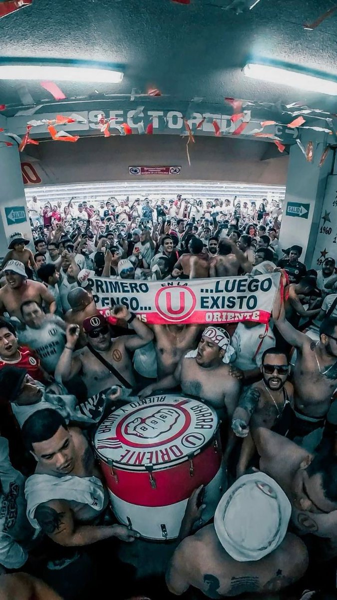 PapiJuancho02's tweet photo. FELIZ 100 AÑOS AL CLUB DE MIS AMORES @Universitario 💛💛💛💛💛
En las buenas y en las malas, te alentaré hasta el final, como lo hice desde aquel 2013 cuando vi tu primer partido hasta ahora. Te amo, crema de mi vida. Y dale U toda la vida escucharán https://t.co/mgIvxl8Rh7